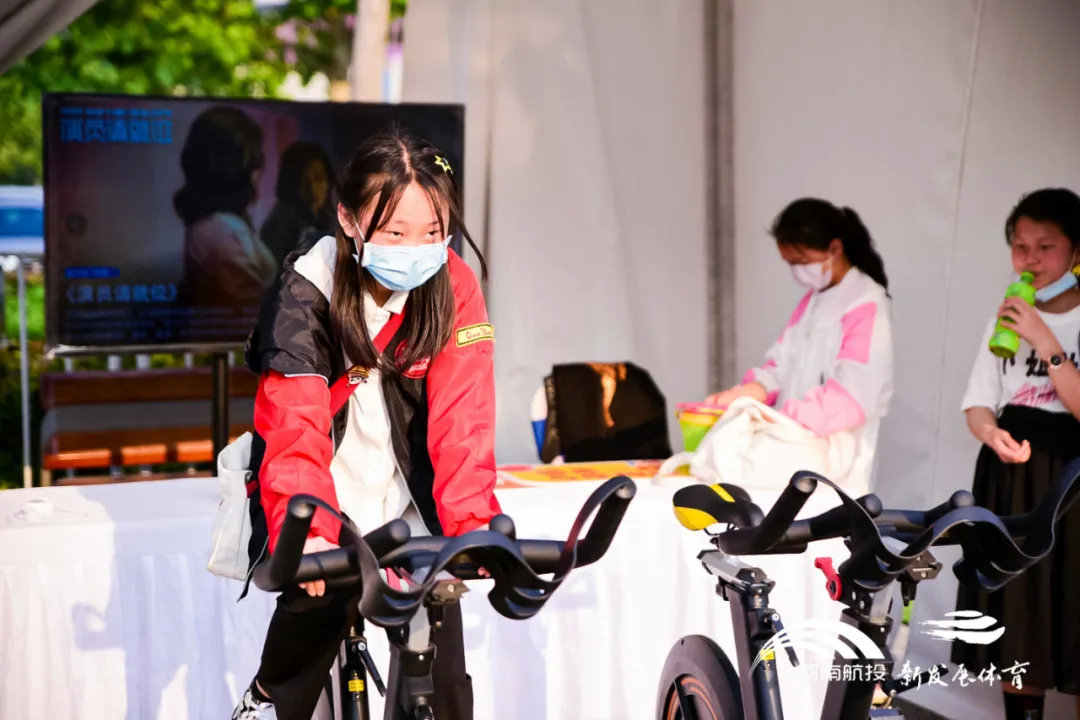 黄金时代健身助力郑东新区2020年五一劳动节健康新生活文化活动
